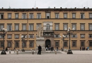 Piazza Napoleone em Lucca