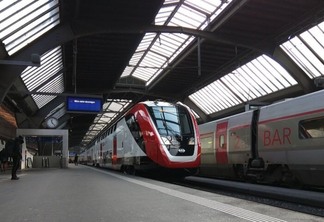 Viagem de trem de Milão a Zurique