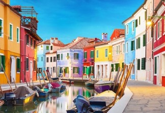 Casas coloridas em Veneza