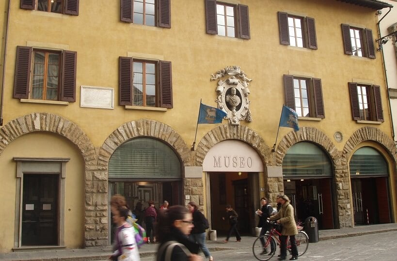 Fachada do Museu dell'Opera del Duomo em Siena