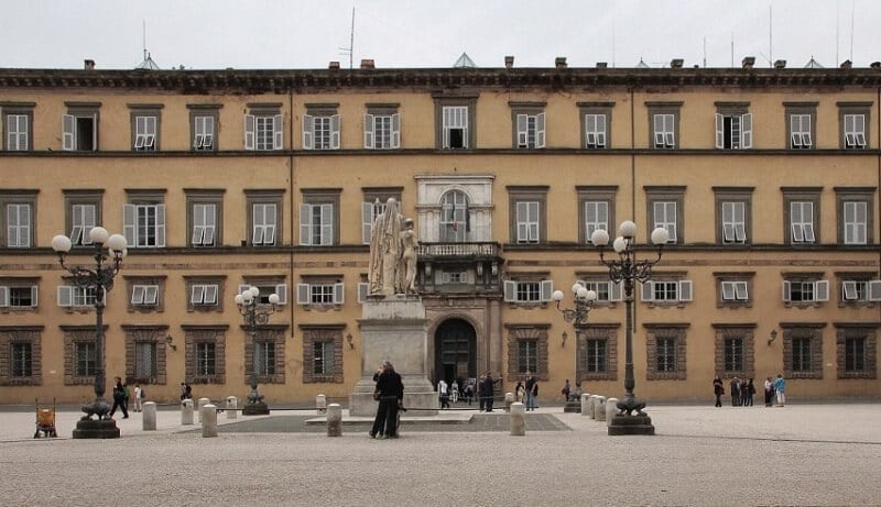 Palácio Ducal na Piazza Napoleone