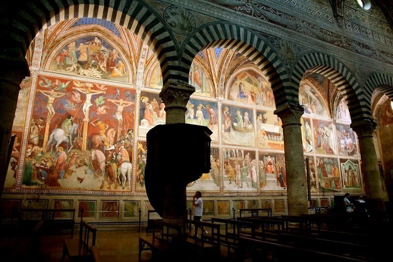 Interior da Colegiada de San Gimignano