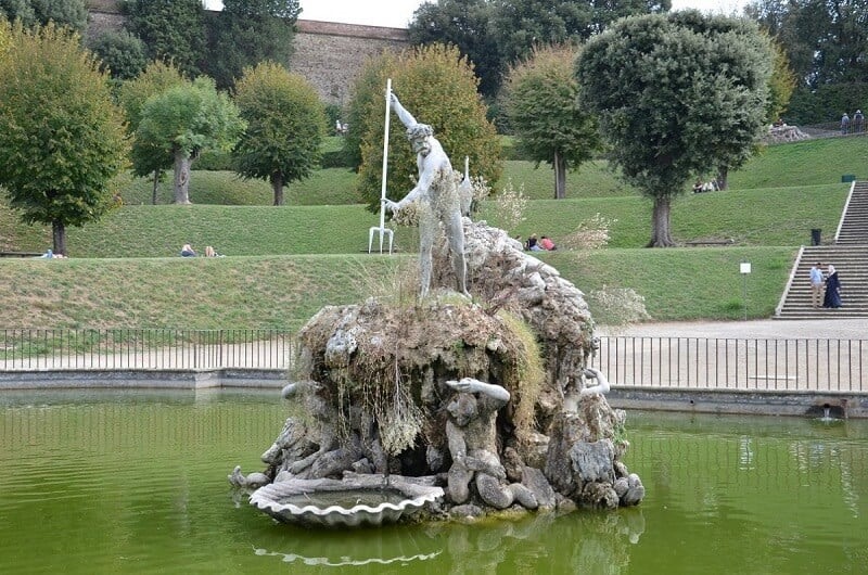 Fonte nos Jardins Boboli em Florença