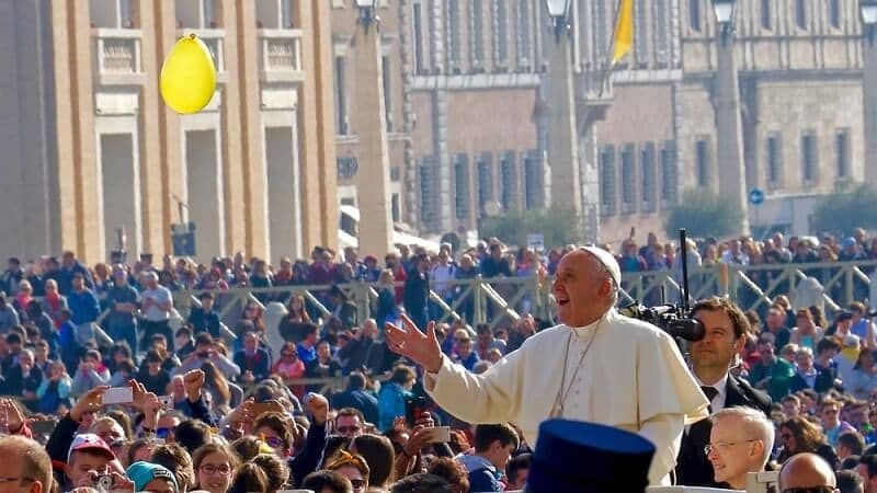 Papa participando de Audiência no Vaticano
