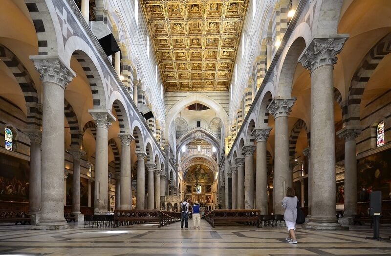 Interior da Catedral de Pisa