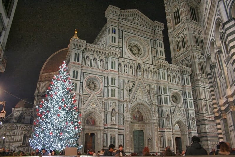 Árvore de Natal na Piazza San Giovani