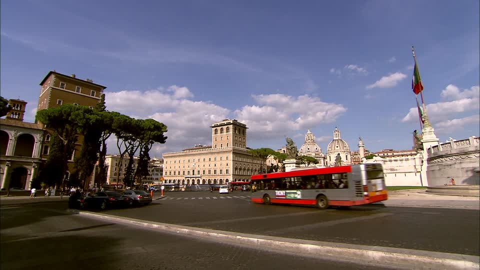 Transportes para ir até o Monumento a Vítor Emanuel II em Roma