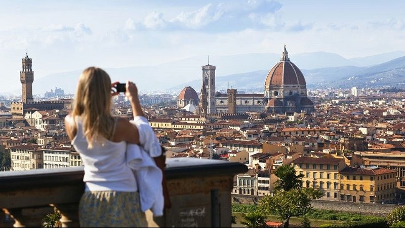 Visitante tirando foto de vista de Florença