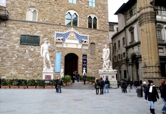 Ingressos para o tour pela Galeria Accademia em Florença