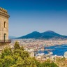 Paisagem da cidade de Nápoles e Monte Vesúvio