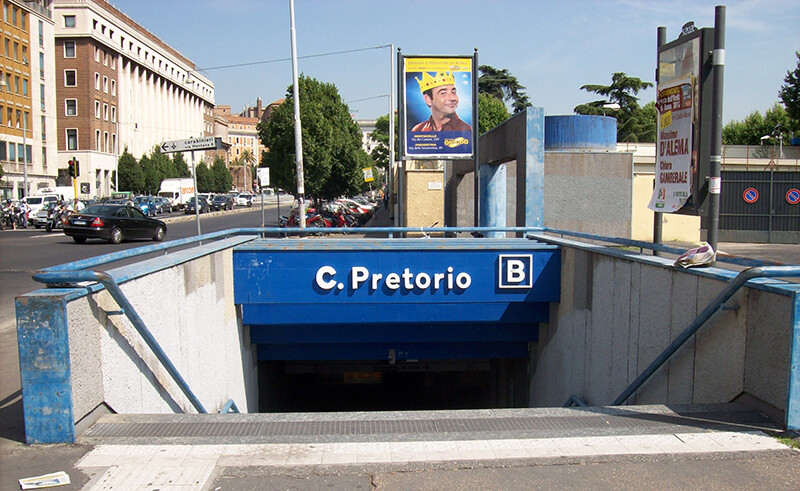 Estação de metrô em Roma