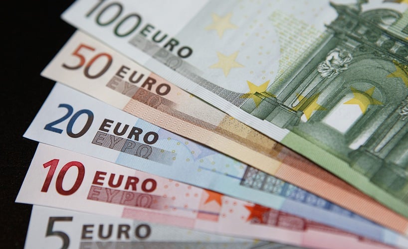 Levar os euros em espécie para Roma