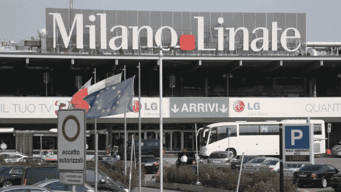  Ônibus no aeroporto de Linate em Milão