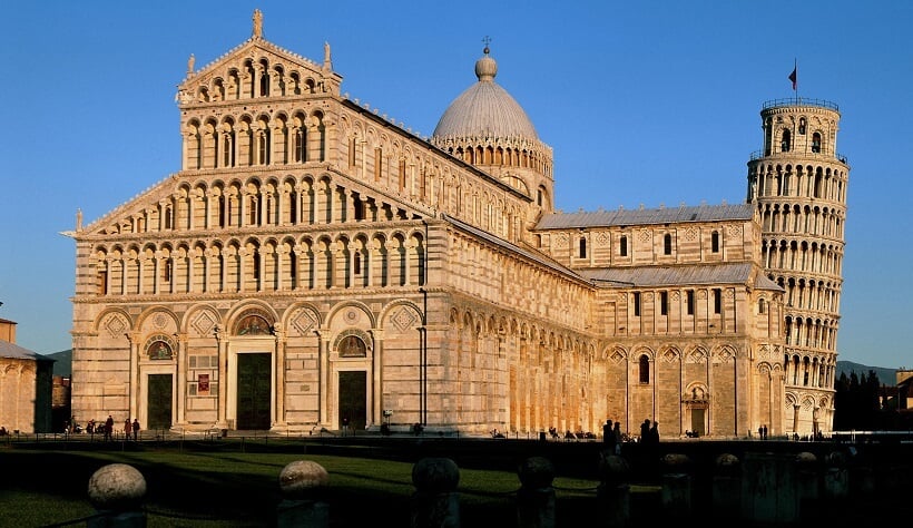 Praça da Catedral em Pisa