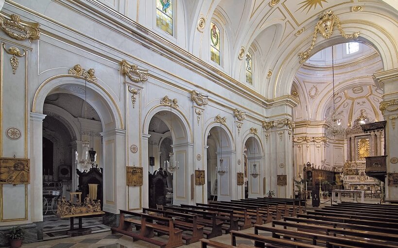 Chiesa di Santa Maria Assunta e Cripta Medievale em Positano 