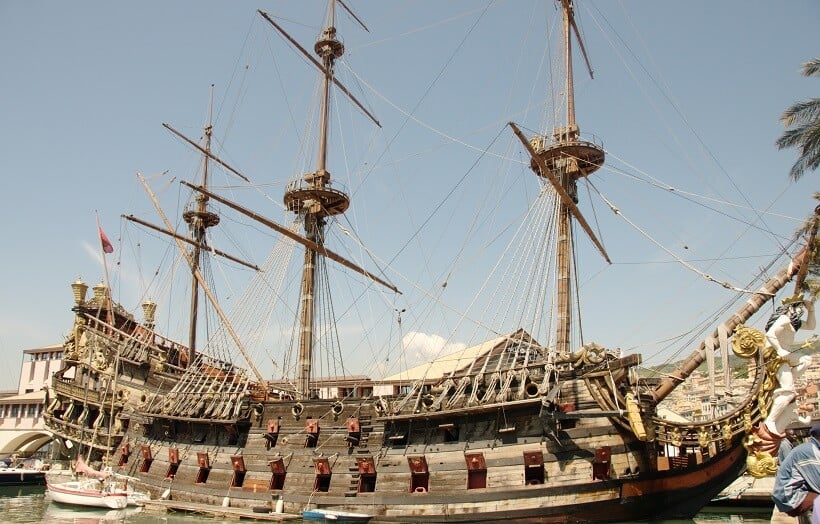 Barco de Piratas do Caribe em Génova