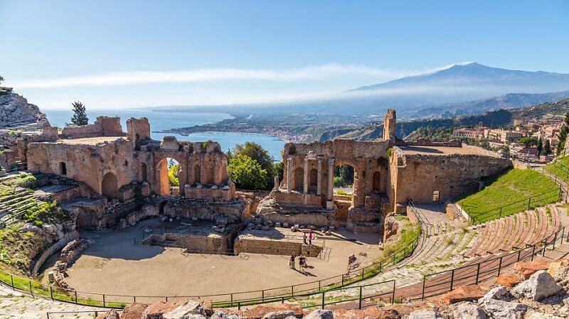 Teatro Grego na cidade de Taormina em Sicília