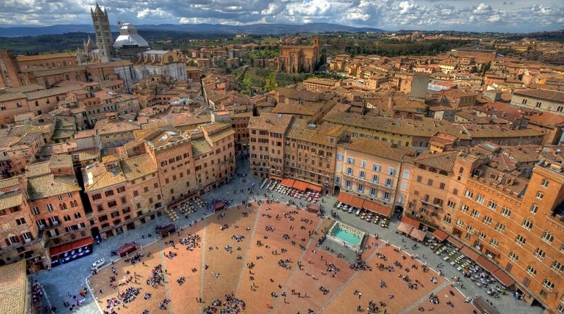 Vista aérea da cidade de Siena na Itália
