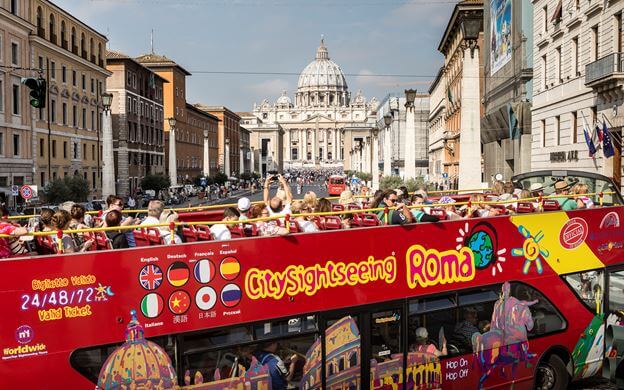 Passeio de ônibus Hop on Hop off em Roma 