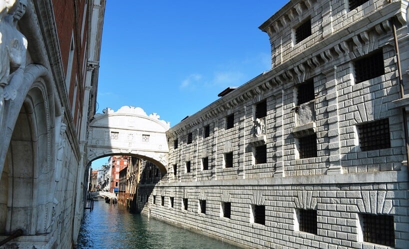 Ponte dos Suspiros em Veneza 