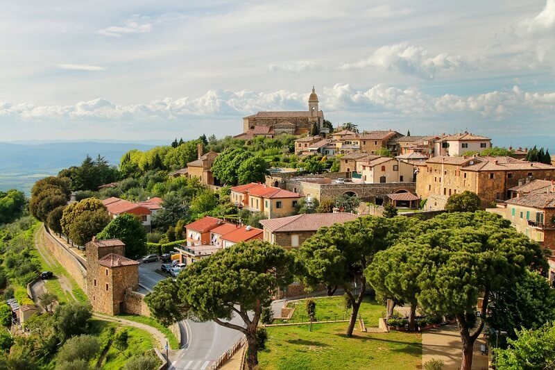 Vista da cidade de Montalcino na Itália