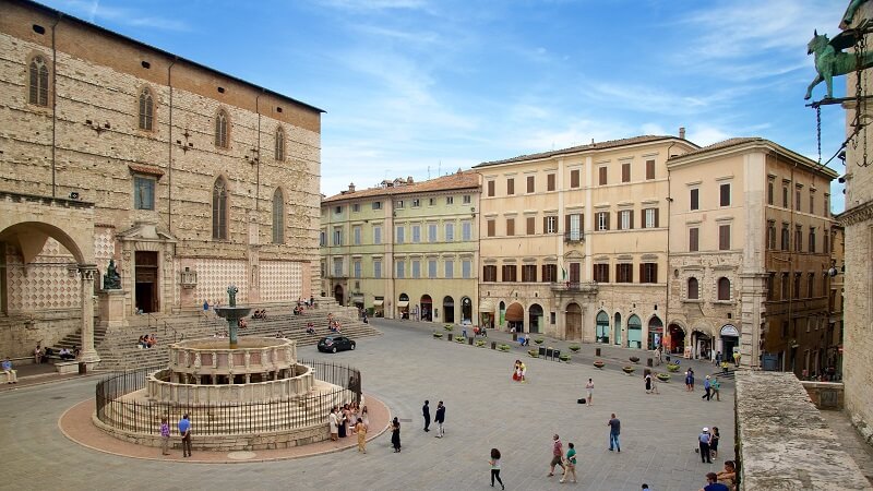 Piazza IV Novembre no centro histórico de Perugia