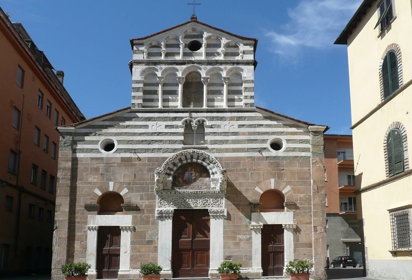 Igreja San Giusto na Piazza San Giusto em Lucca