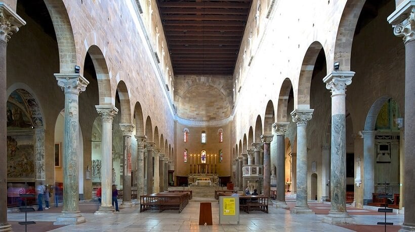 Interior da Basílica de São Frediano
