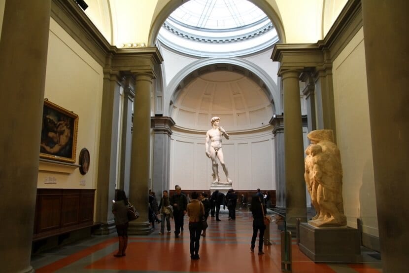 David, obra de Michelangelo exposta na Galeria Accademia