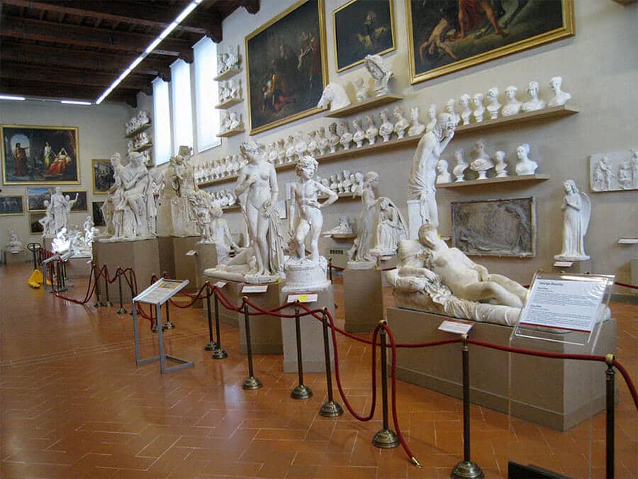 Obras expostas na Galeria Accademia em Florença 