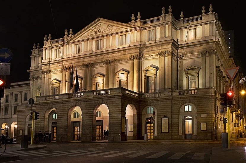 Fachada do Teatro Alla Scala em Milão