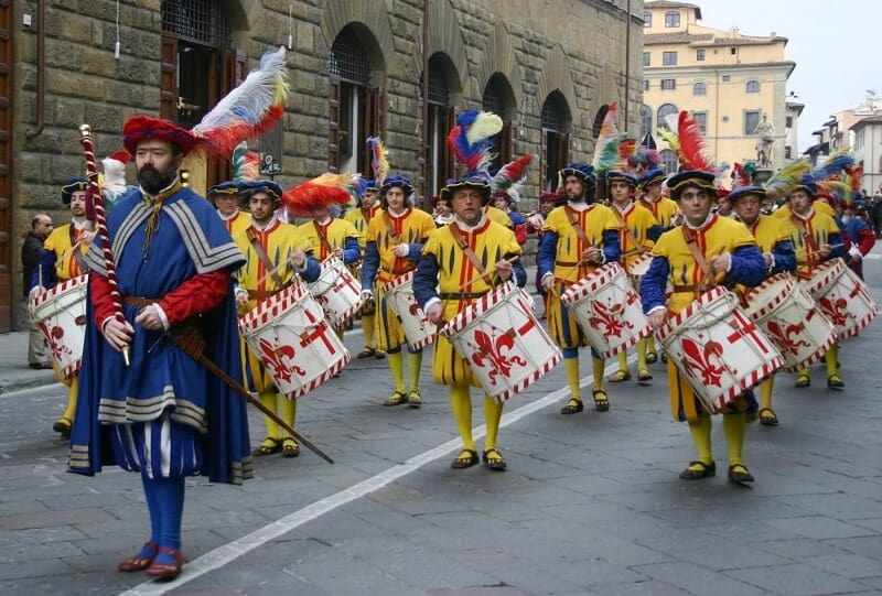 Desfile do corteo storico em Florença