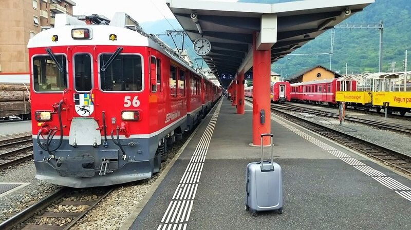 Trem na estação Tirano