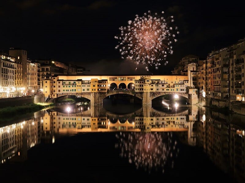 Fogos de artifício no Ano Novo em Florença 