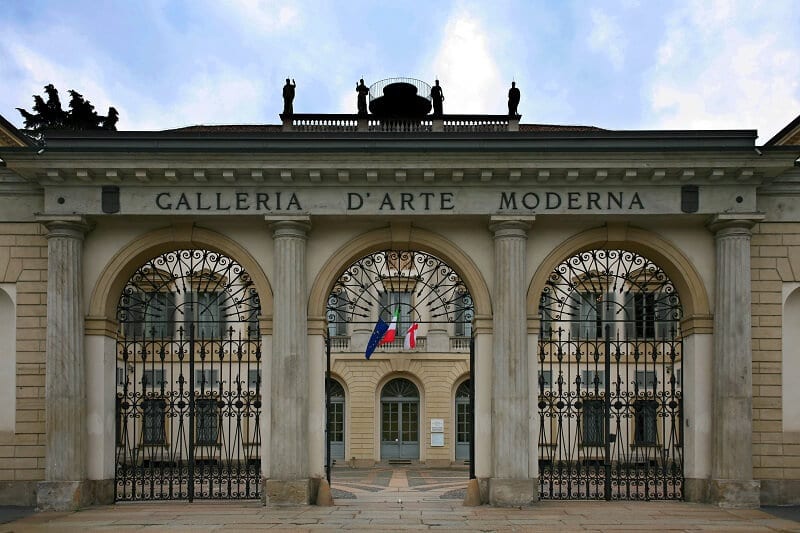 Entrada da Galeria de Arte Moderna de Milão