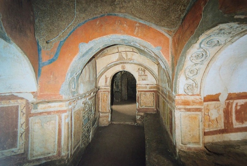 Interior das Catacumbas de Priscila em Roma