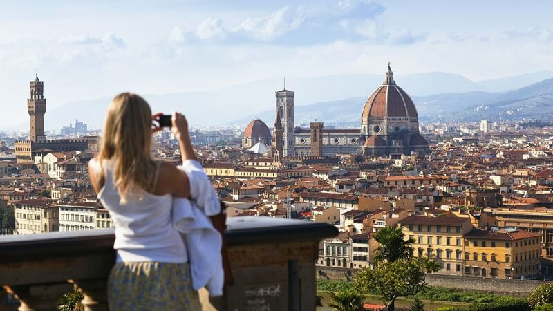 Tirando foto da Piazzale Michelangelo em Florença