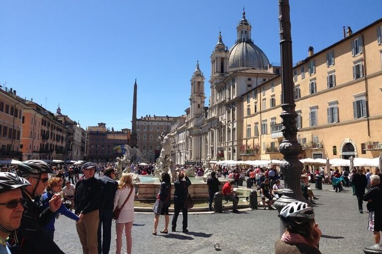 Piazza Navona na alta temporada em Roma