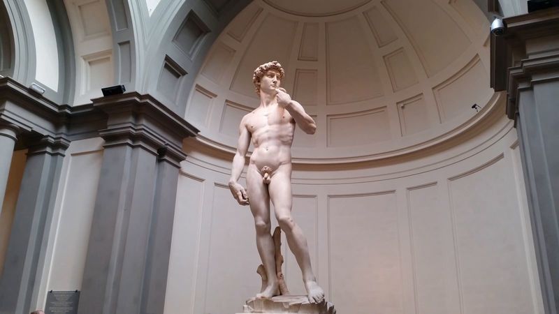 Escultura de David na Galeria Academia